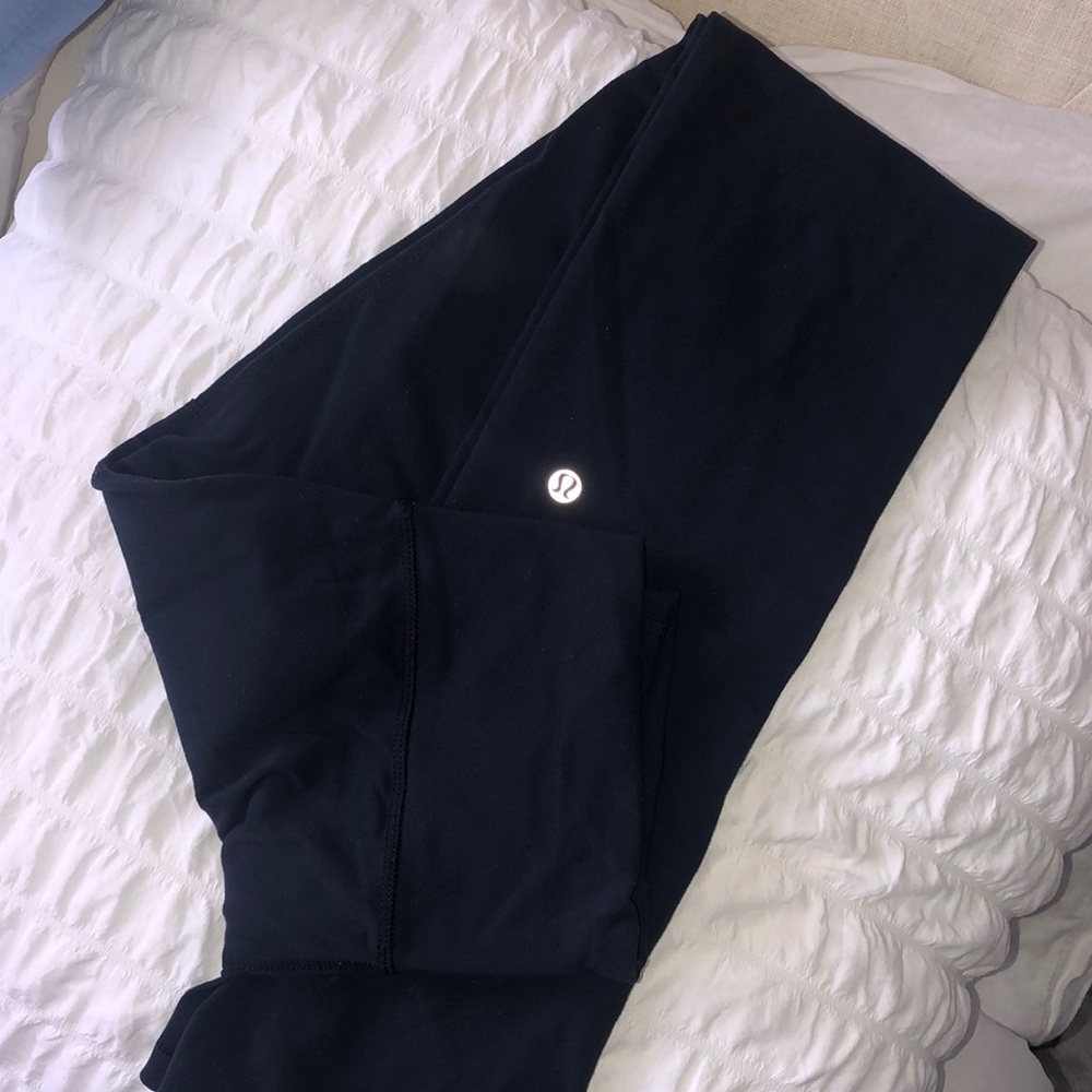Navy Lululemon leggings!